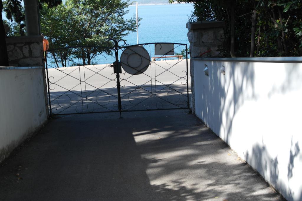Apartments Laci Crikvenica Exteriör bild