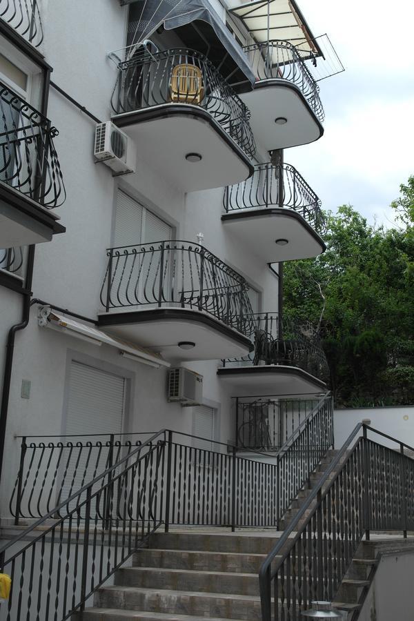 Apartments Laci Crikvenica Exteriör bild